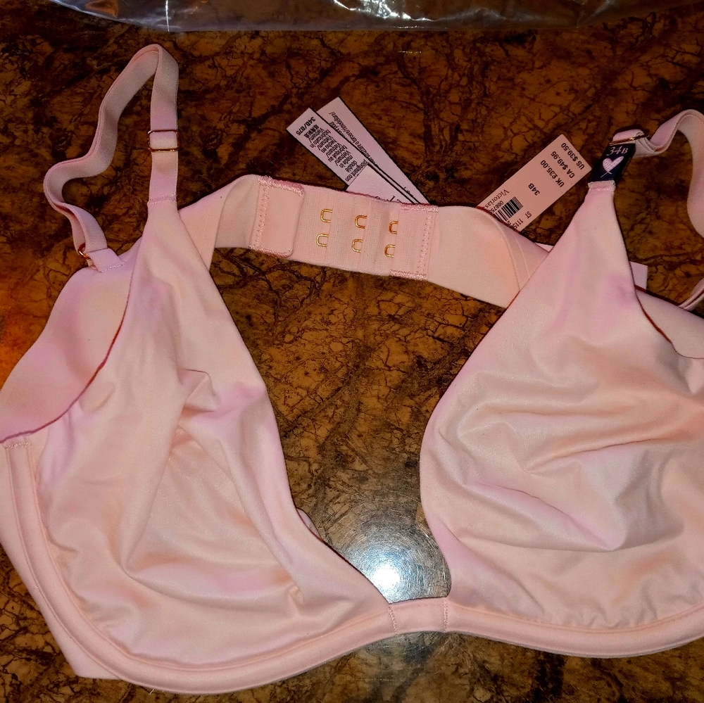 VS Incredible unlined plunge pink bra 34B
